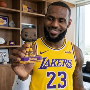LeBron James LA Lakers Pop Figure 1 LeBron Jame LA Lakers Pop Figure 2
